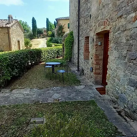 Borgo Nel Chianti Rondine Con Piscina Tennis E Wifi شقة